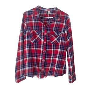 H&M lightweight plaid flannel in navy blue, red, and white, great for Fall